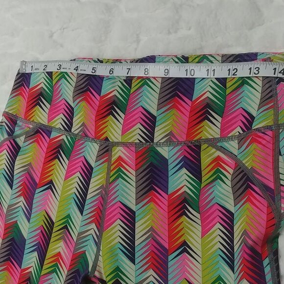 Fabletics Wild Print Capri Leggings M Polyester Stretch - Picture 11 of 11